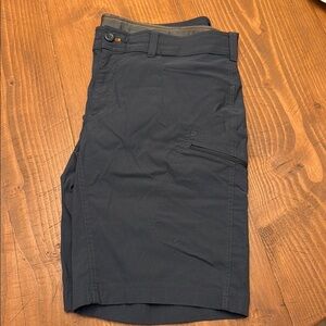 Eddie Bauer Guide Pro Shorts size 40